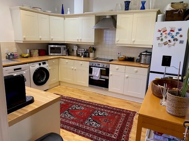 Property photo 2 of 8 Kitchen.Jpg