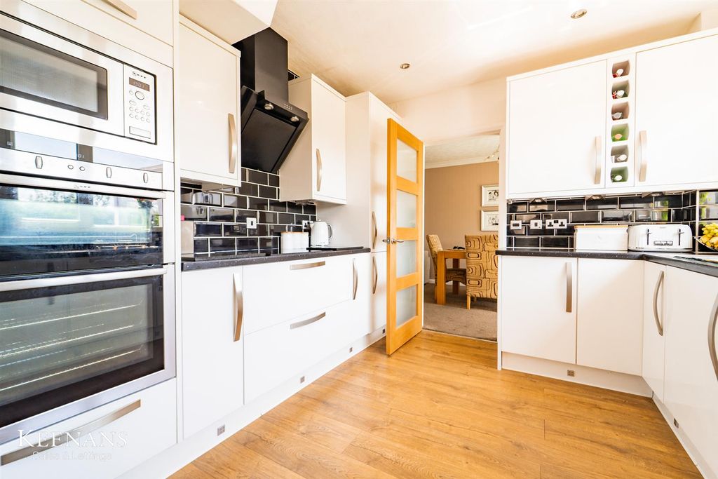 Property photo 3 of 42 3.Jpg
