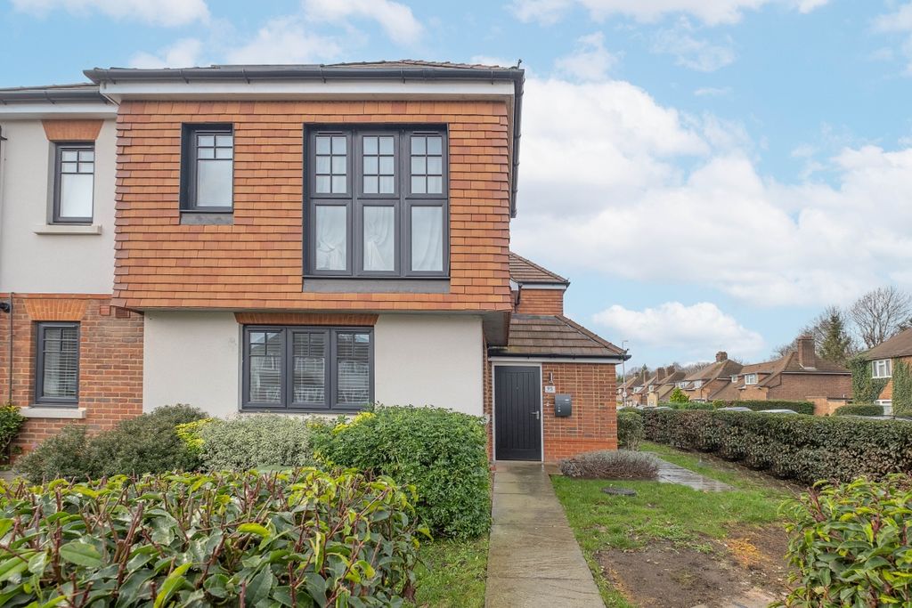 Property photo 1 of 8 9