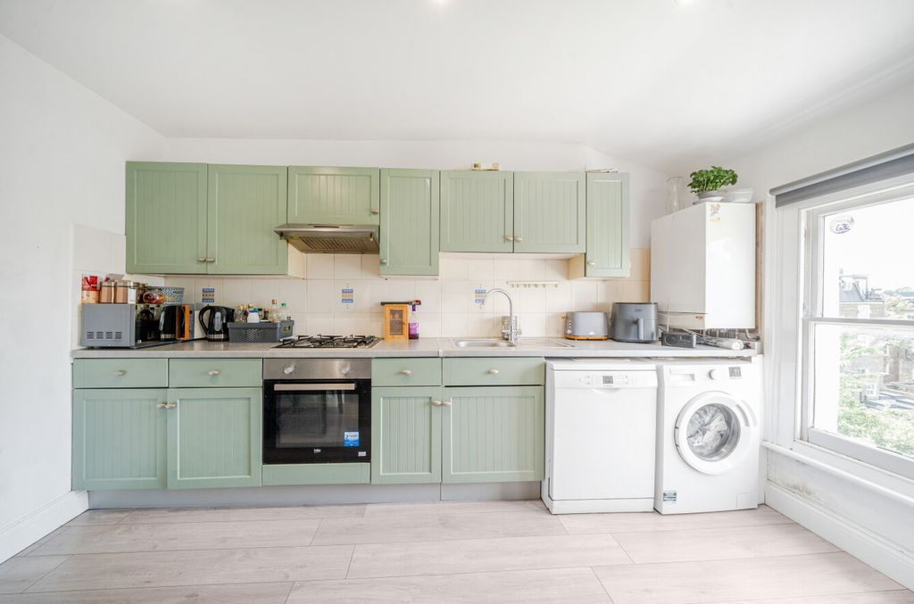 Property photo 1 of 10 1310948-4-6851609...
