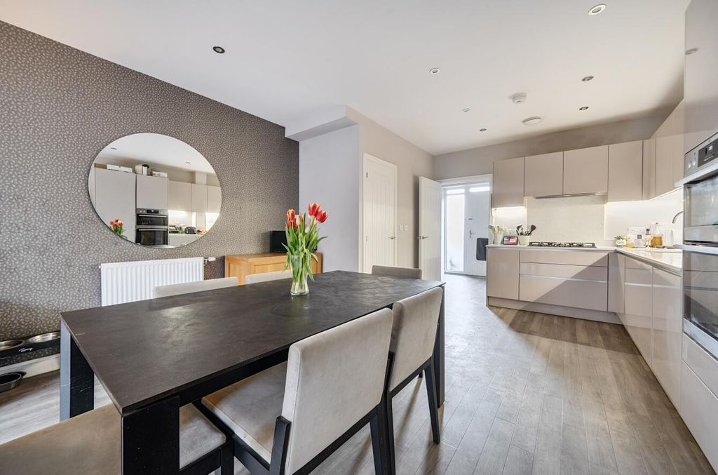 Property photo 3 of 22 1401859-9-696F530022783.Jpg