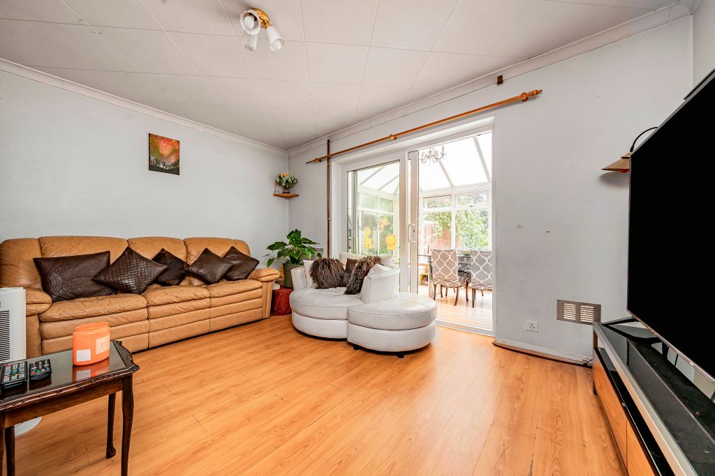 Property photo 2 of 8