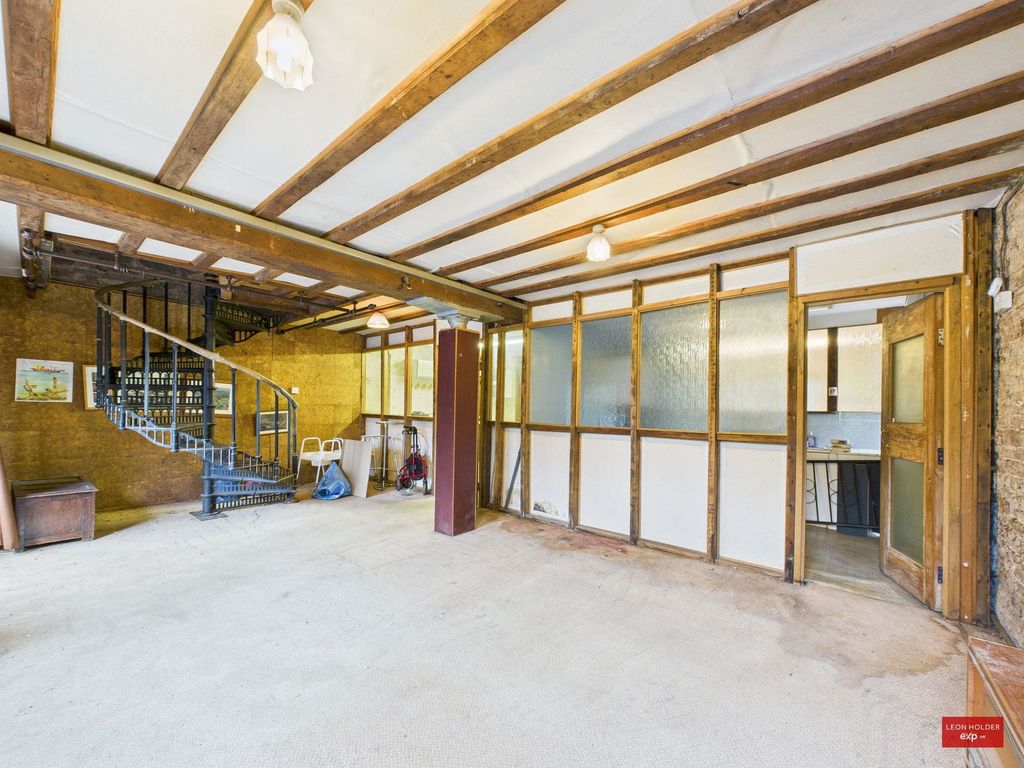 Property photo 2 of 36