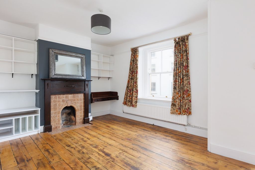 Property photo 3 of 18 4798988