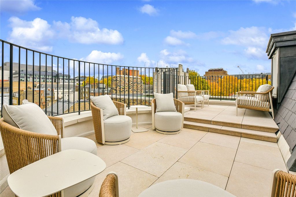 Property photo 2 of 20 Terrace