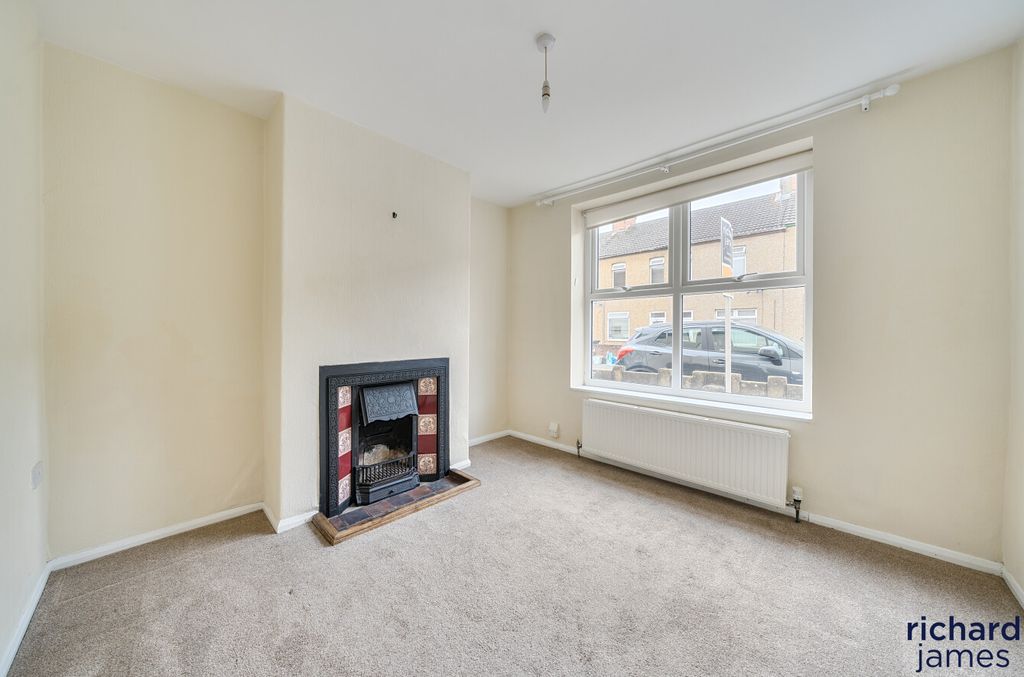 Property photo 2 of 12 07Bc2De9Ae1c463Fbd254Eb1933801d6