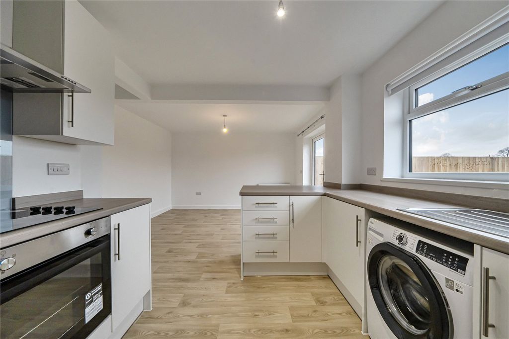 Property photo 2 of 43 Picture No. 58