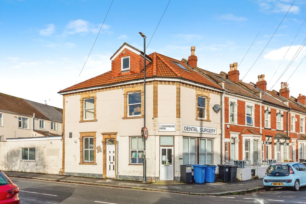 Property photo 3 of 11