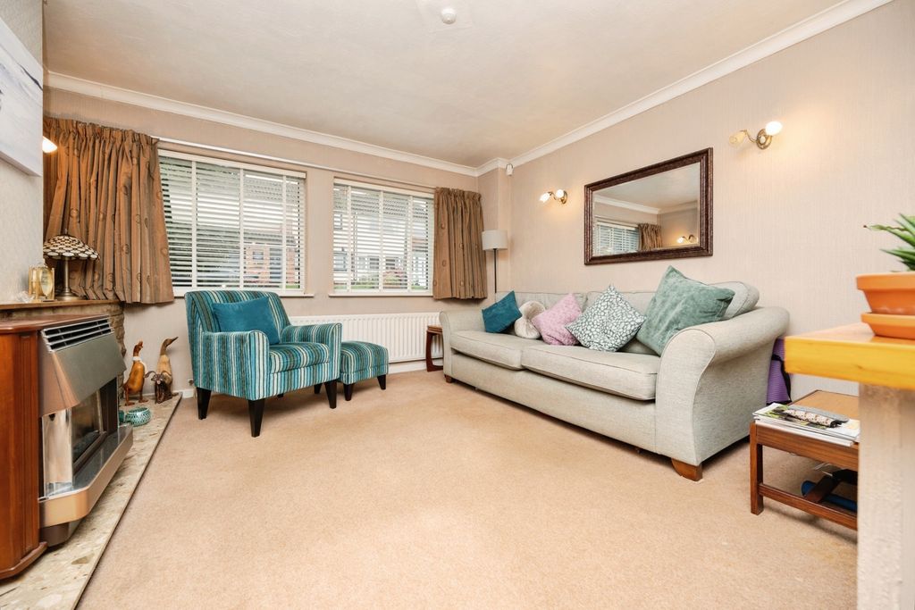 Property photo 2 of 28 Pbox-Img.Jpg