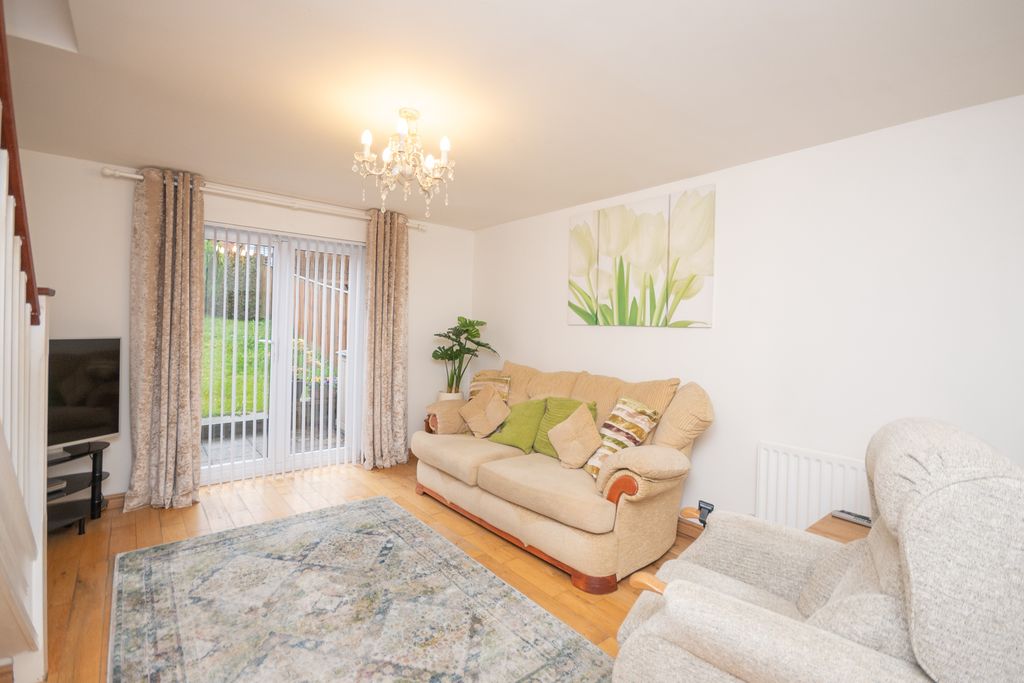 Property photo 3 of 15 Lounge