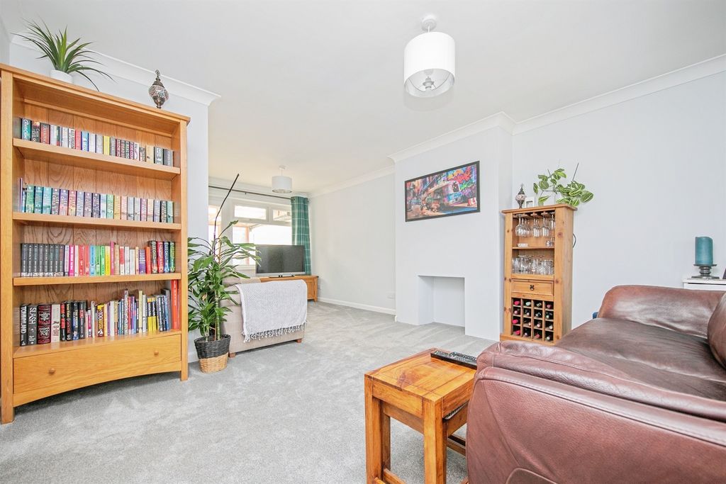 Property photo 2 of 23