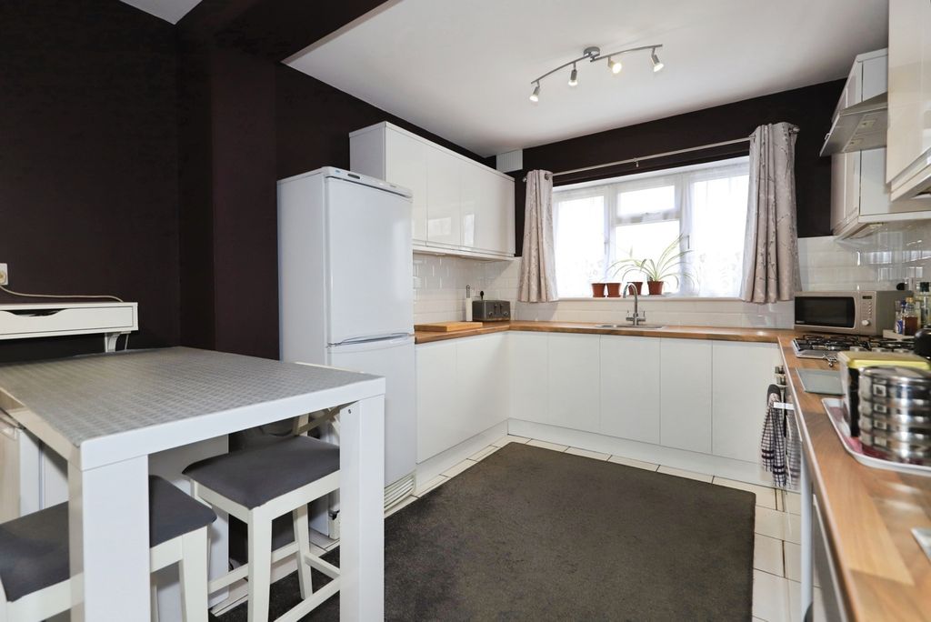 Property photo 3 of 20 Pbox-Img.Jpg