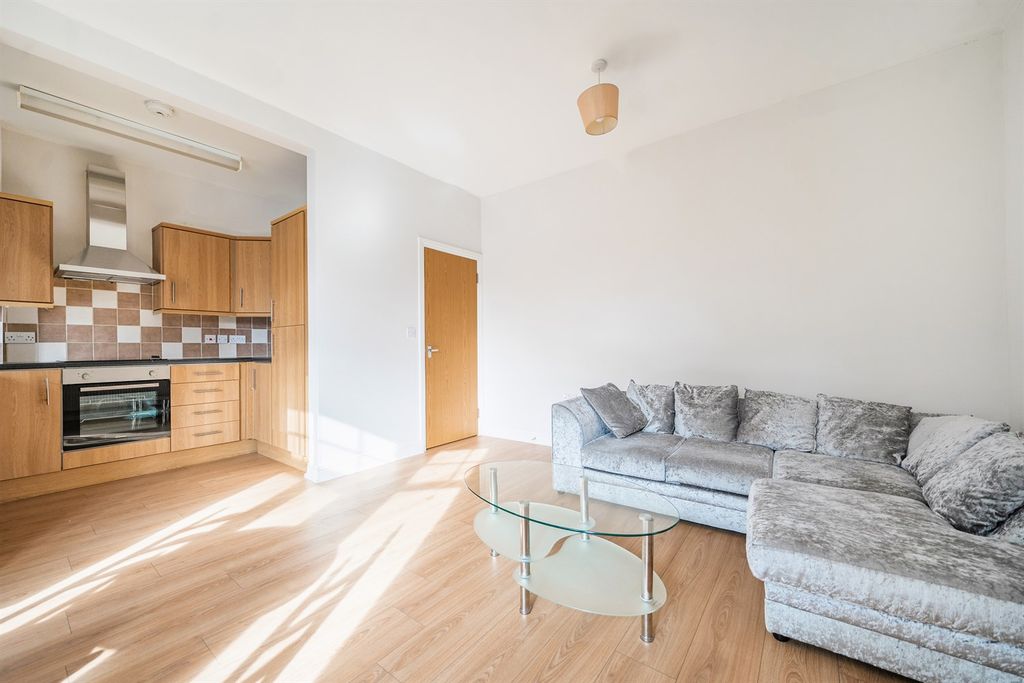 Property photo 3 of 9 Living Area