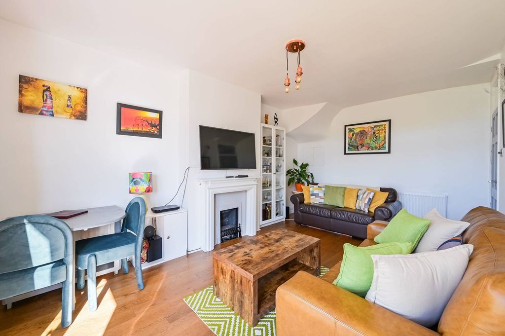 Property photo 1 of 23