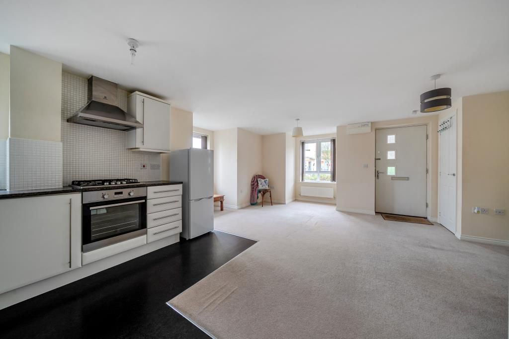 Property photo 3 of 10 Kitchen