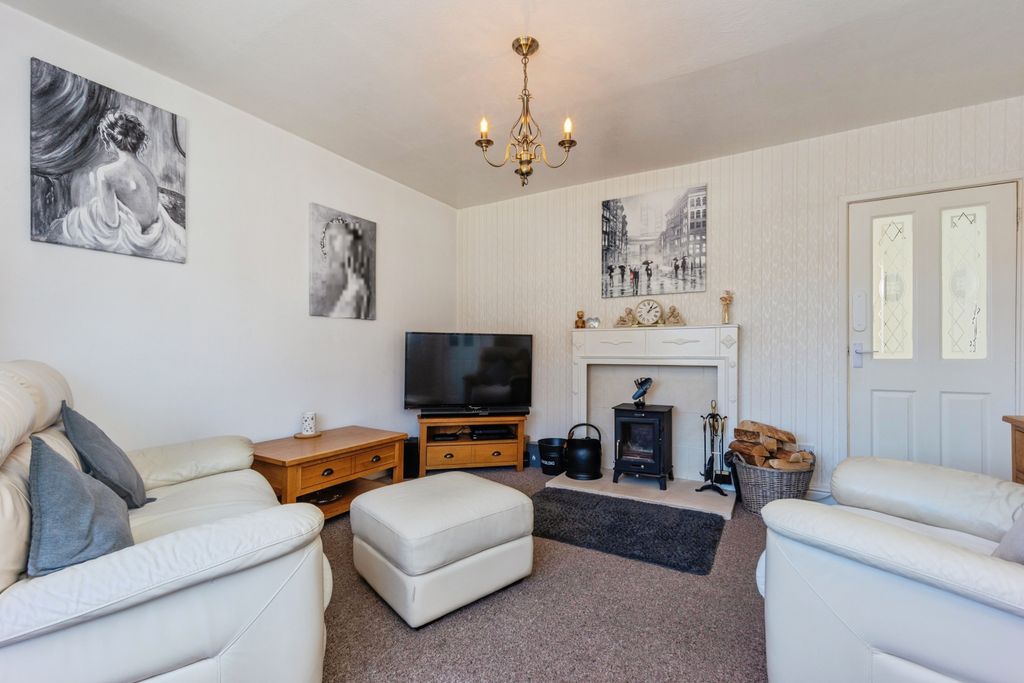 Property photo 3 of 14