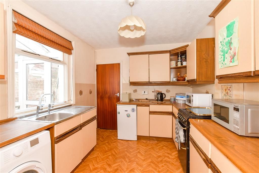 Property photo 3 of 14 Kitchen