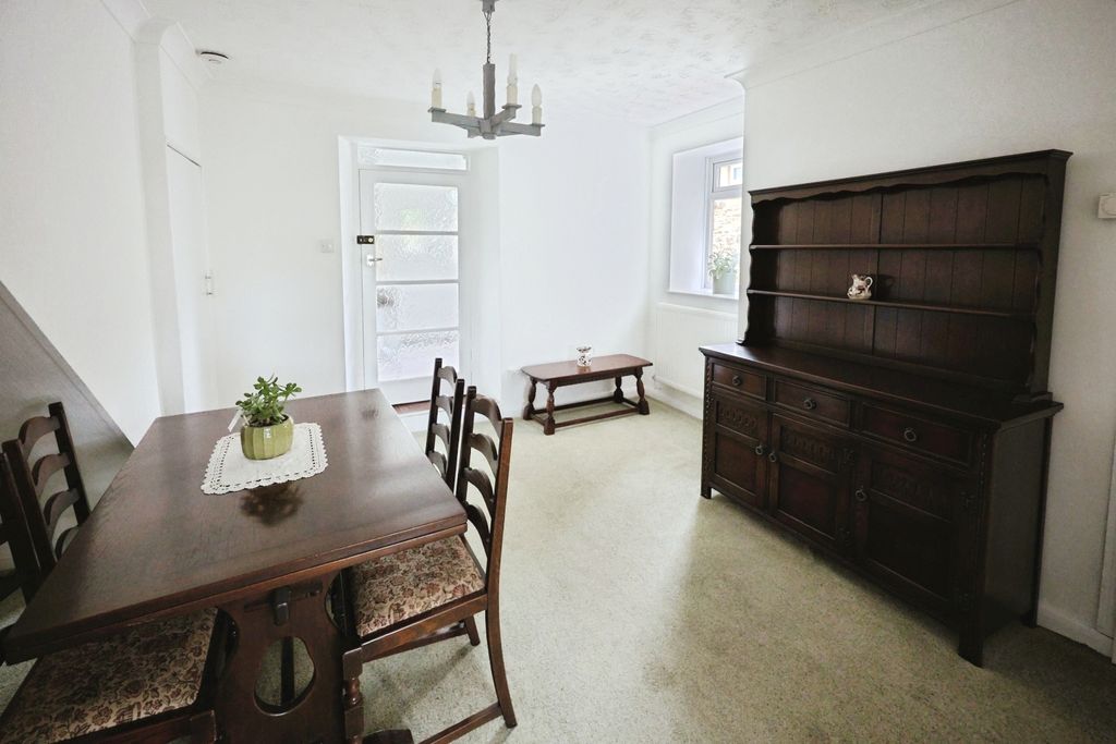 Property photo 3 of 13 Pbox-Img.Jpg