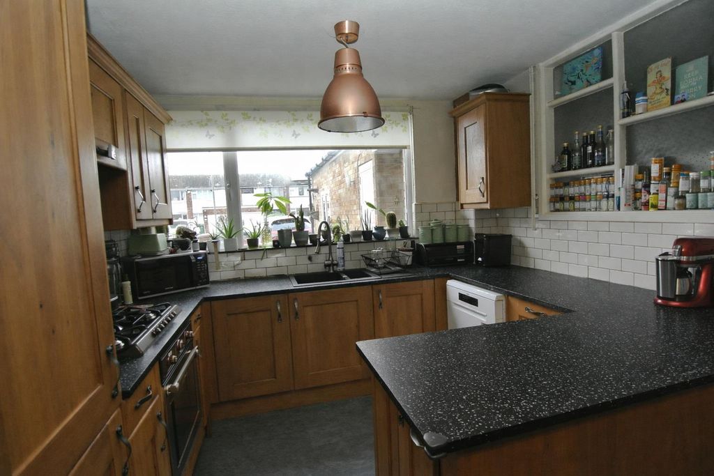 Property photo 3 of 15 Chatgpt Image Feb 11, 2026, 10_04_07 Am.Png