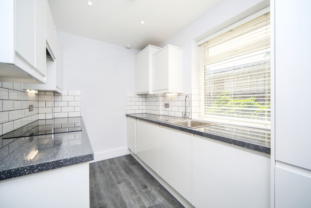 Property photo 2 of 10 Ph14_923702_Edited