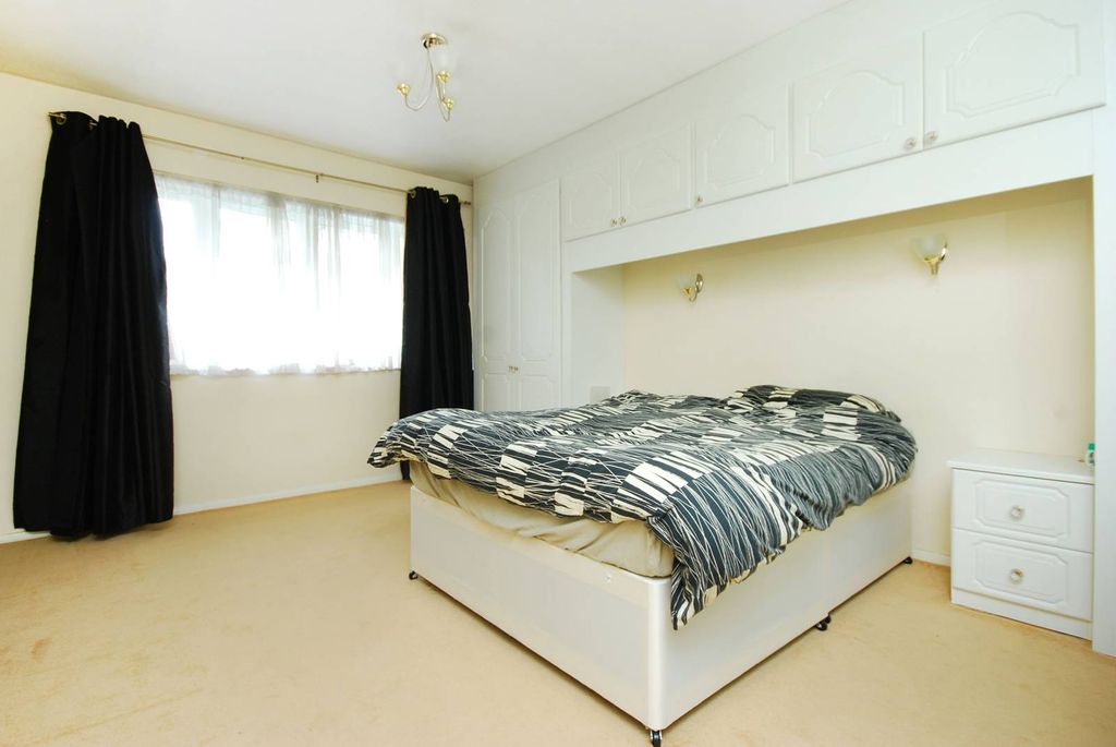 Property photo 3 of 7