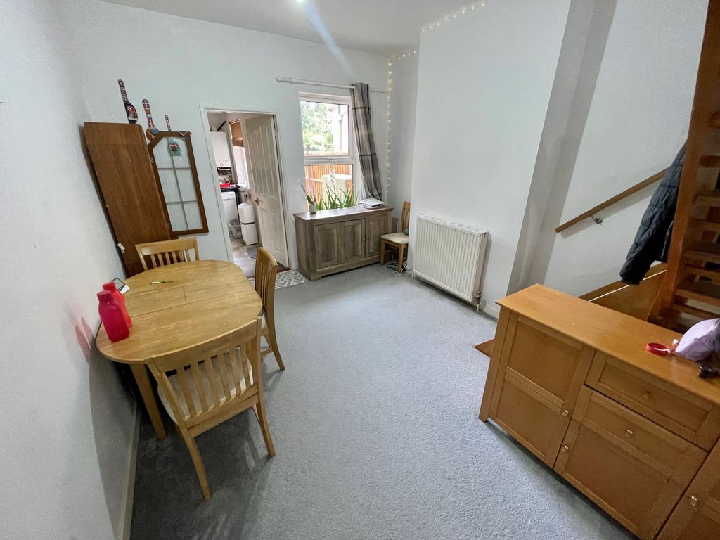 Property photo 2 of 8 Image