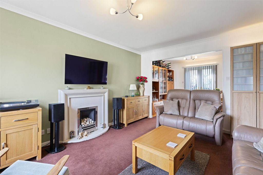 Property photo 3 of 21 Living Room