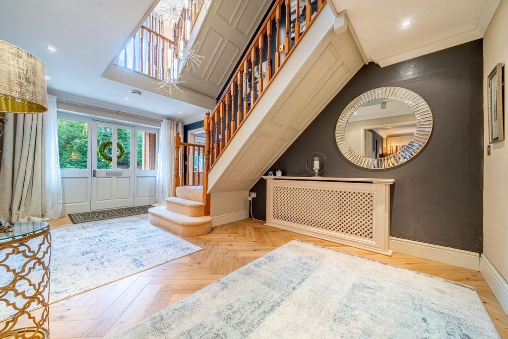 Property photo 3 of 47