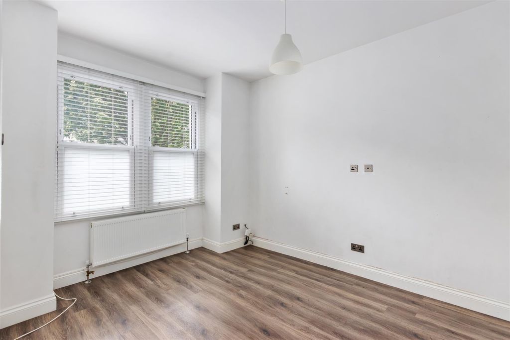 Property photo 3 of 11 Gore Road .Jpg
