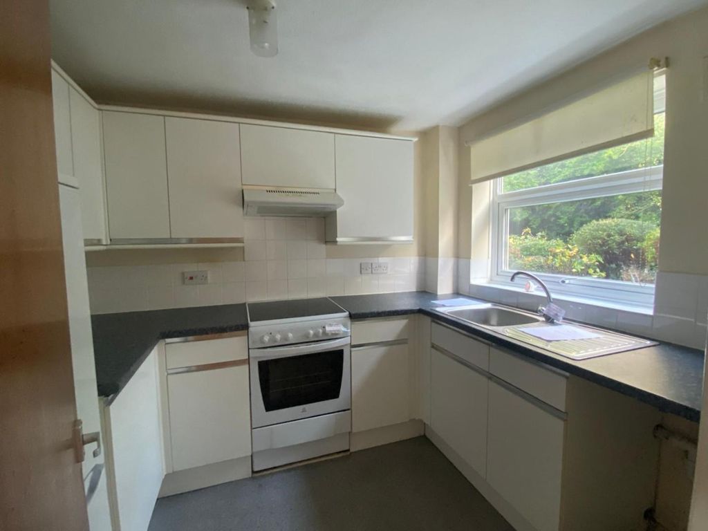 Property photo 2 of 8 45Aeeed4-Aae3-4c17-Bccf-Eec98139E695.Jpg