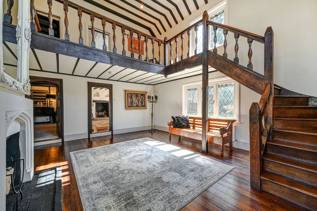 Property photo 1 of 33