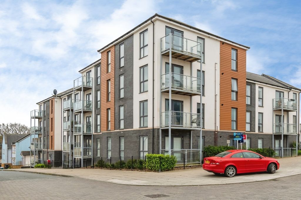 Property photo 1 of 17 Front