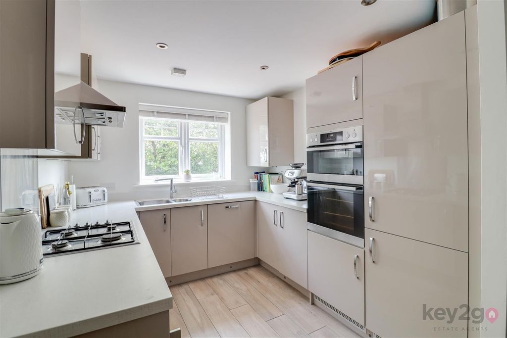 Property photo 2 of 34 Kitchen