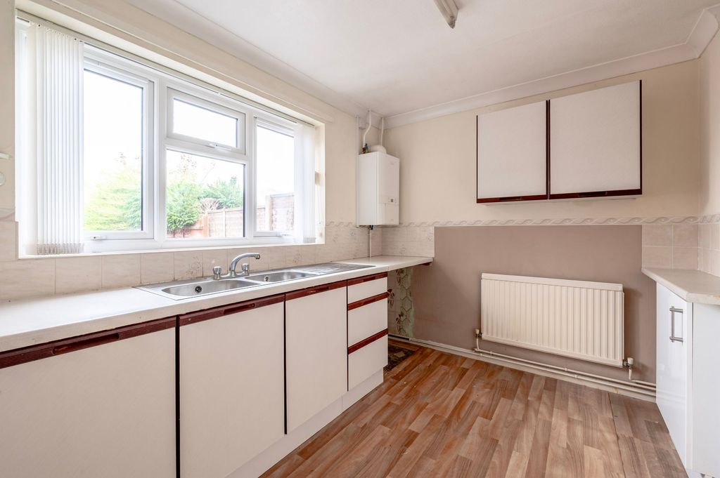 Property photo 3 of 11