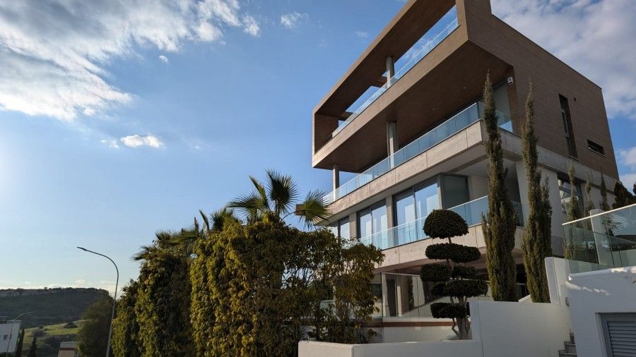 Property photo 1 of 41