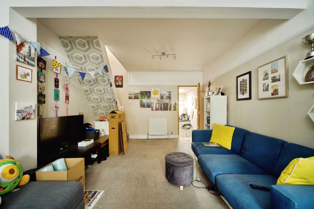 Property photo 3 of 14 Photo