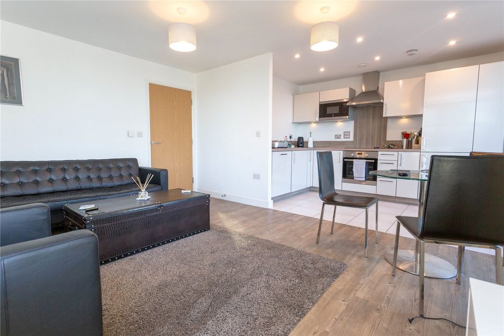 Property photo 1 of 16 Picture No. 06