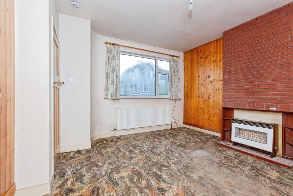 Property photo 2 of 20