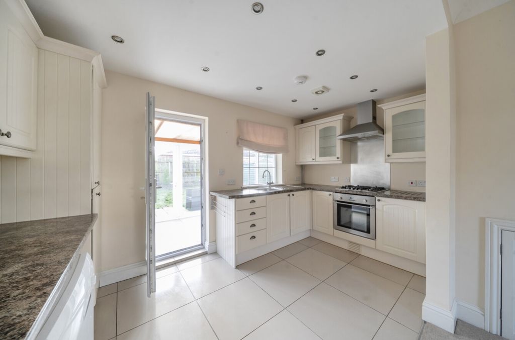 Property photo 3 of 13 1402861-9-697A2B978Cbbb