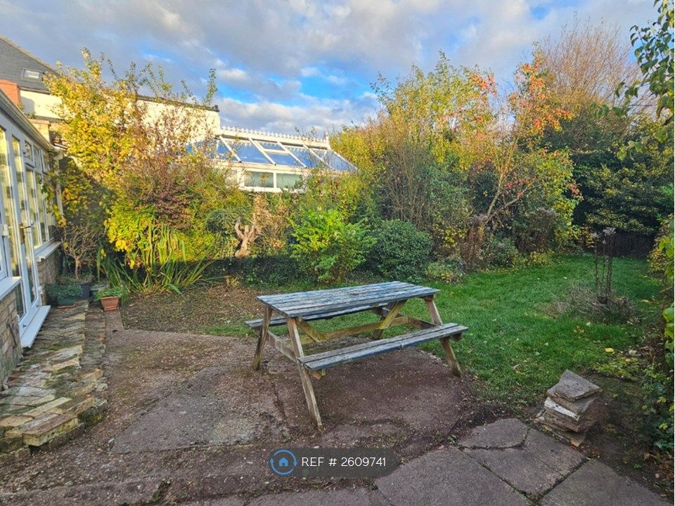 Property photo 2 of 21 Garden