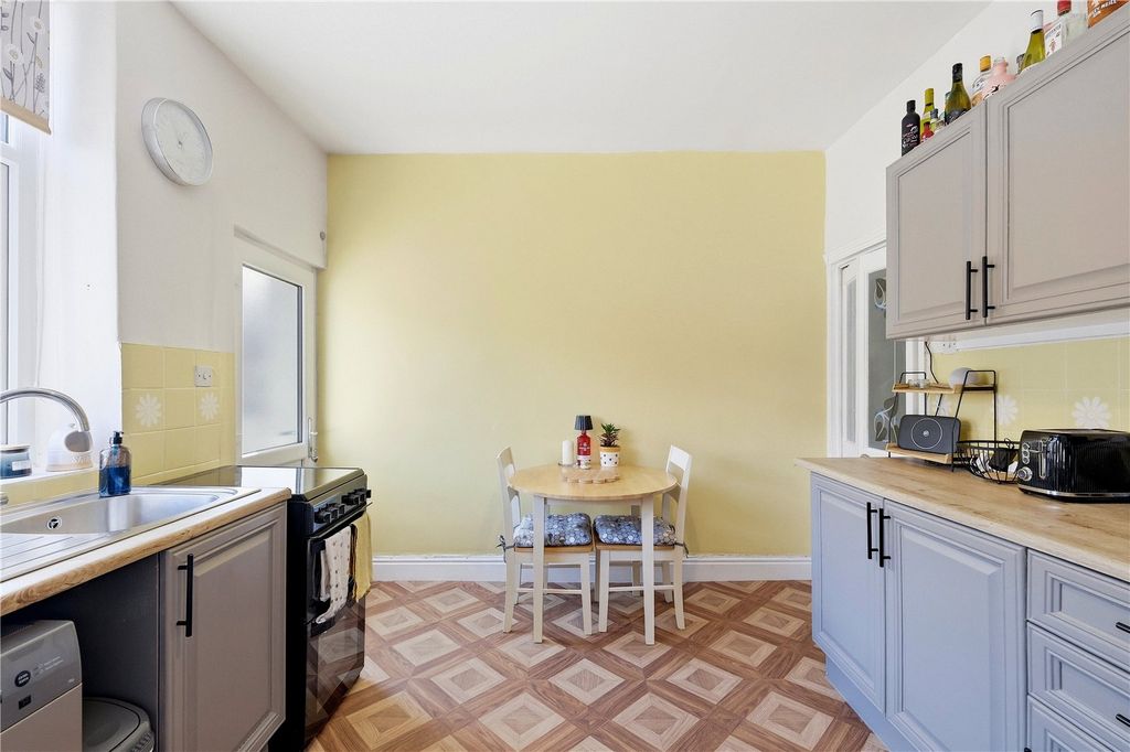 Property photo 3 of 20 Kitchen Dining