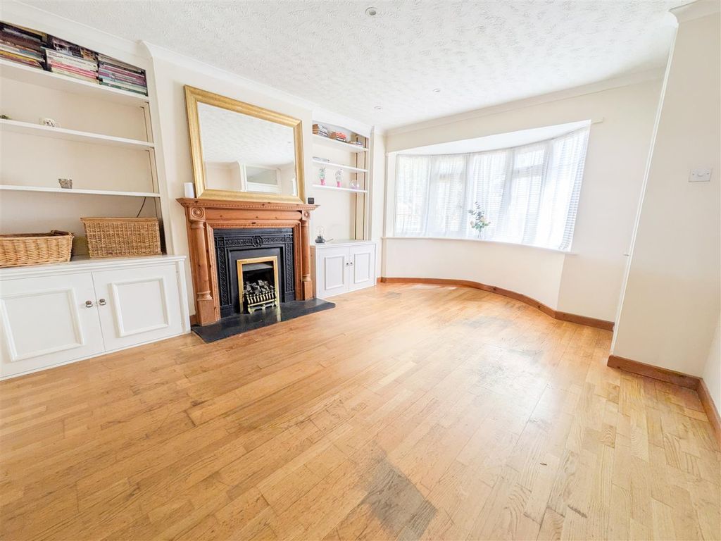 Property photo 2 of 24