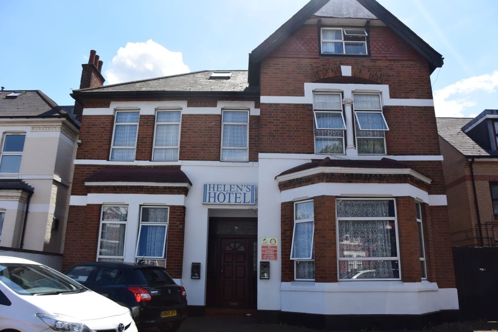 Property photo 1 of 3