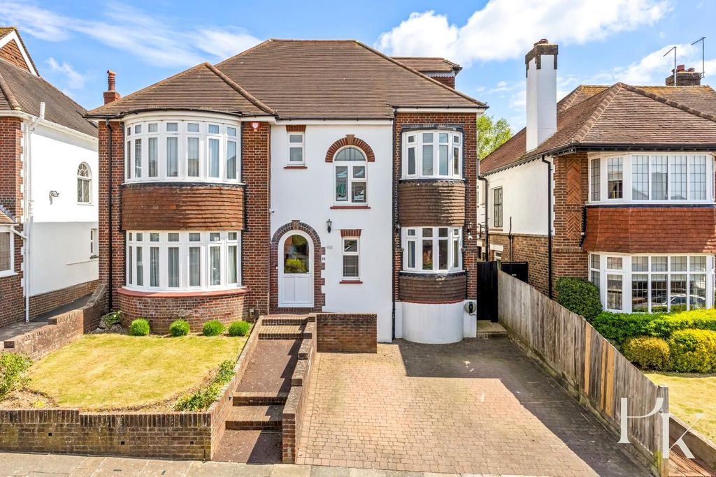 Property photo 1 of 39