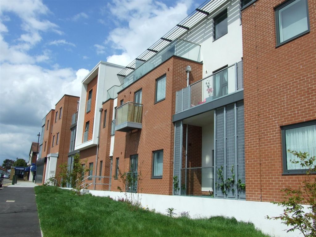 Property photo 1 of 5