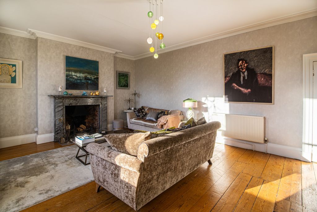 Property photo 3 of 24