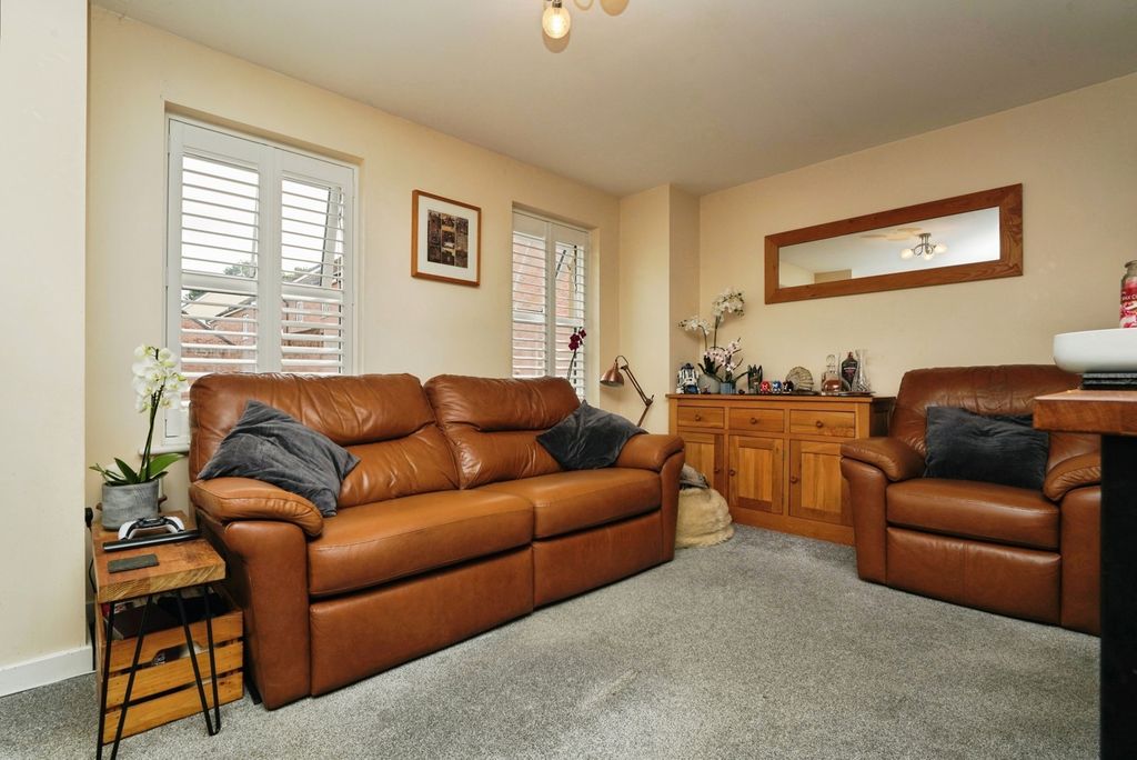 Property photo 2 of 12 Photo