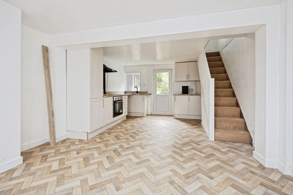 Property photo 2 of 17 Pbox-Img.Jpg