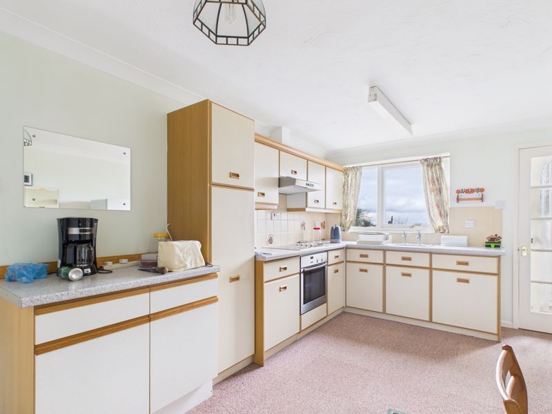 Property photo 3 of 12 Kitchen