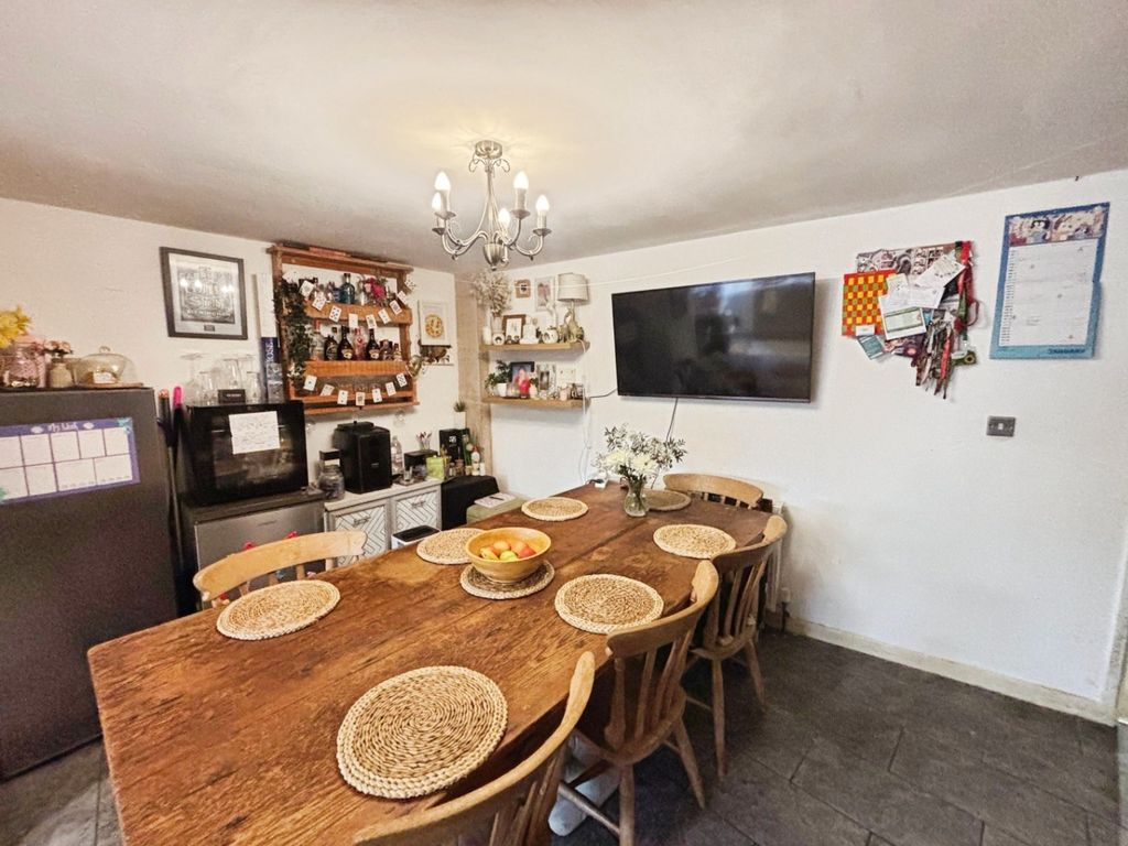 Property photo 2 of 20 4865303